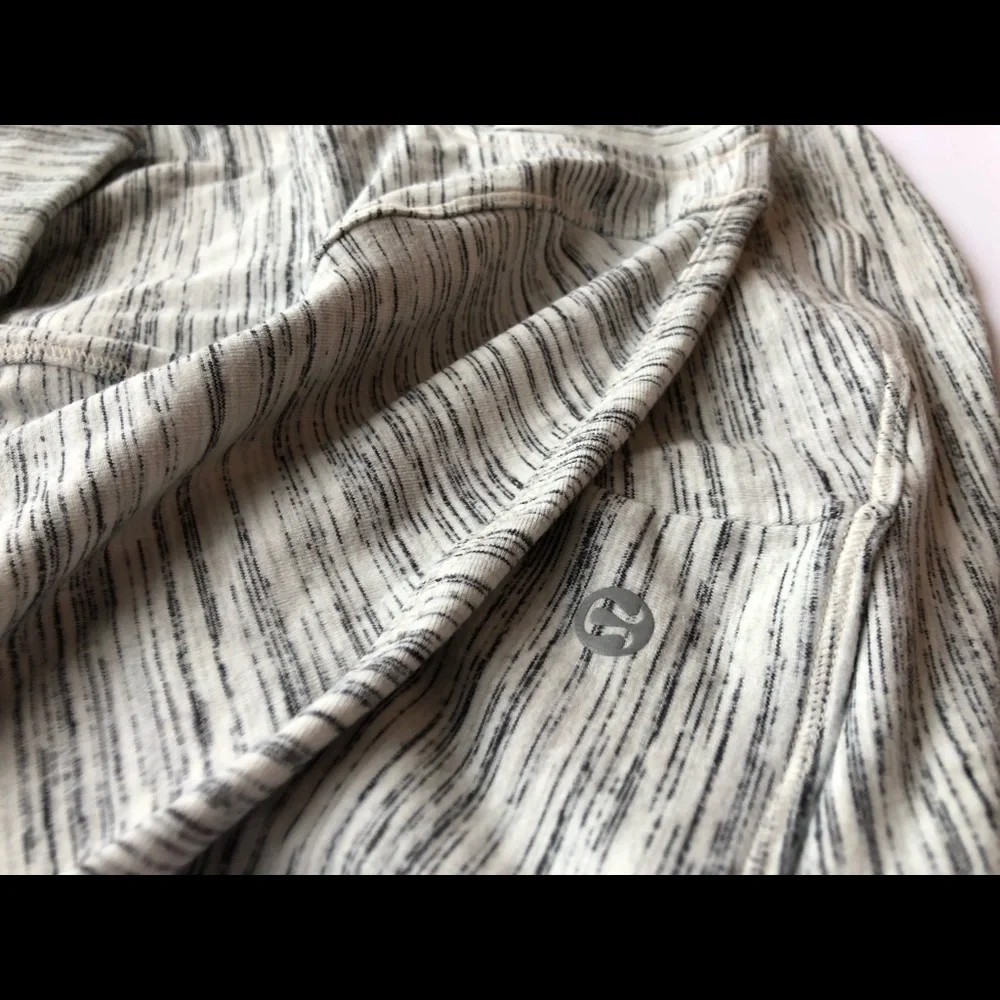 Super rare! Lululemon Runderful Space dye Silver‎